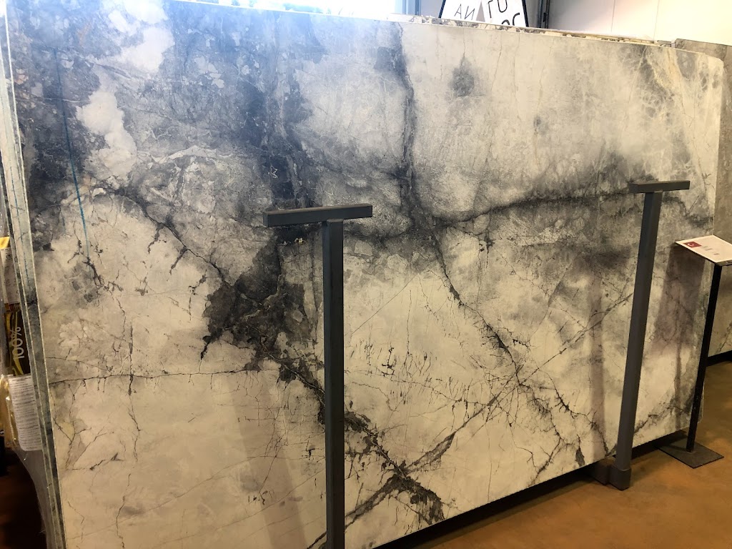 ENTREPÔT | Les Comptoirs Casa & Granite Inc. | 5673 Av. Royalmount, Mont-Royal, QC H4P 2P9, Canada | Phone: (514) 733-2272