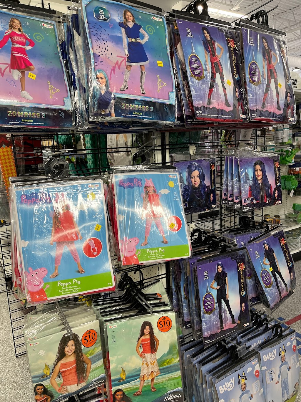 GIGGLES Laval - Party / Balloons / Balloon Delivery - Wedding Supplies / Jouets - Costumes | 1066 Rue Desserte O, Laval, QC H7X 4C9, Canada | Phone: (450) 689-7619