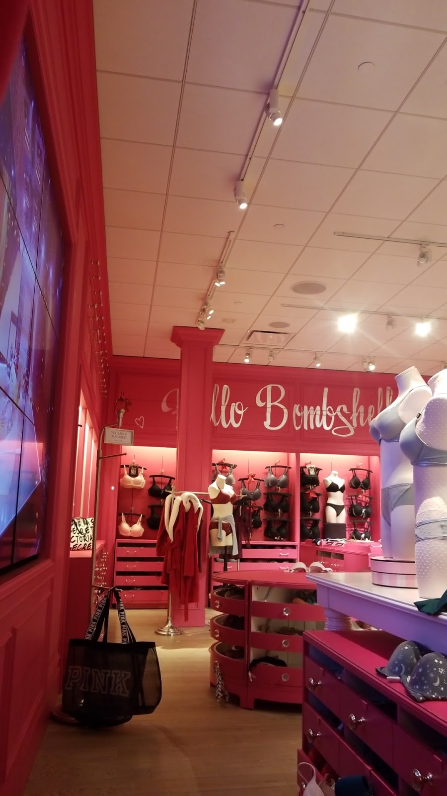 Victorias Secret & PINK | 119-1225 St Marys Rd #119/118, Winnipeg, MB R2M 5E5, Canada | Phone: (204) 253-7369