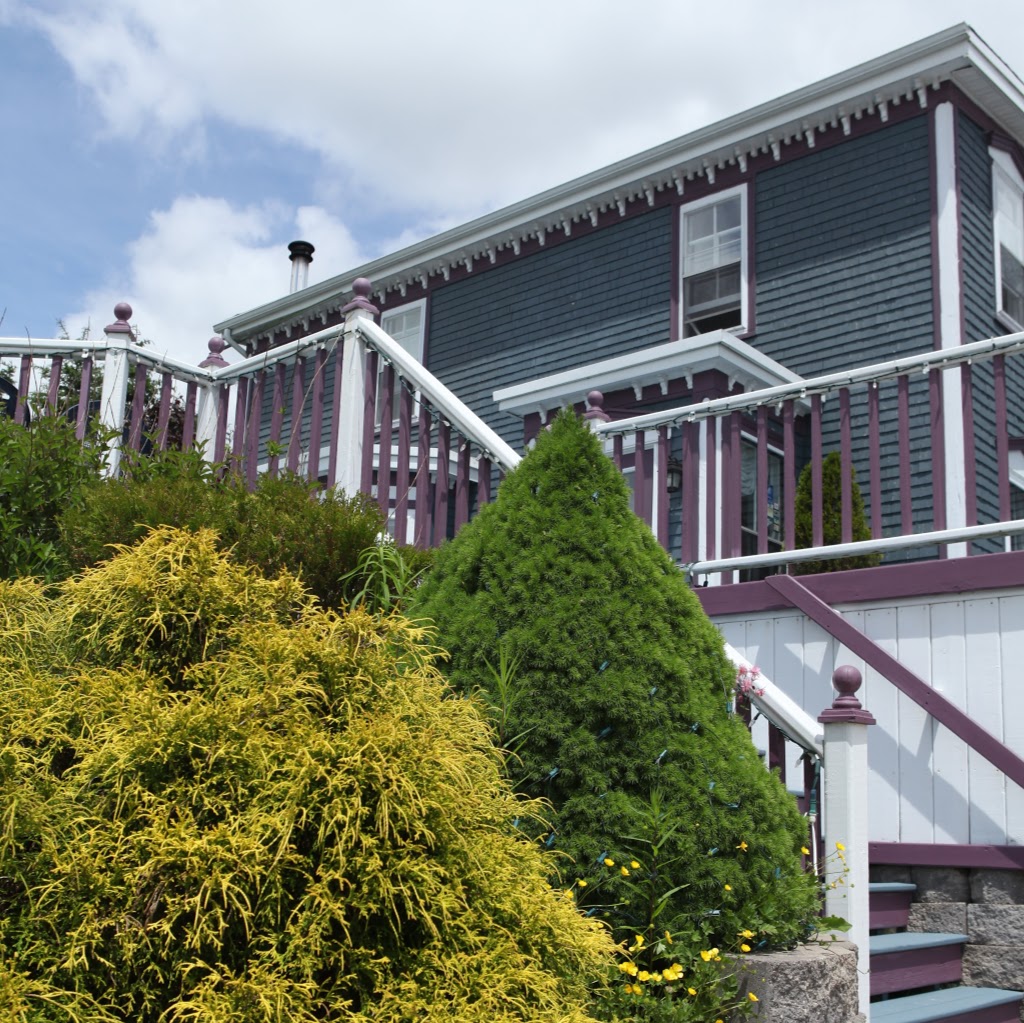 Surfside Inn | 9609 St Margarets Bay Rd, Hubbards, NS B0J 1T0, Canada | Phone: (902) 857-2417
