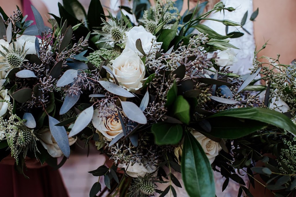 Stoneblossom Floral Gallery | 2586 St Joseph Blvd, Orléans, ON K1C 1G3, Canada | Phone: (613) 424-2249