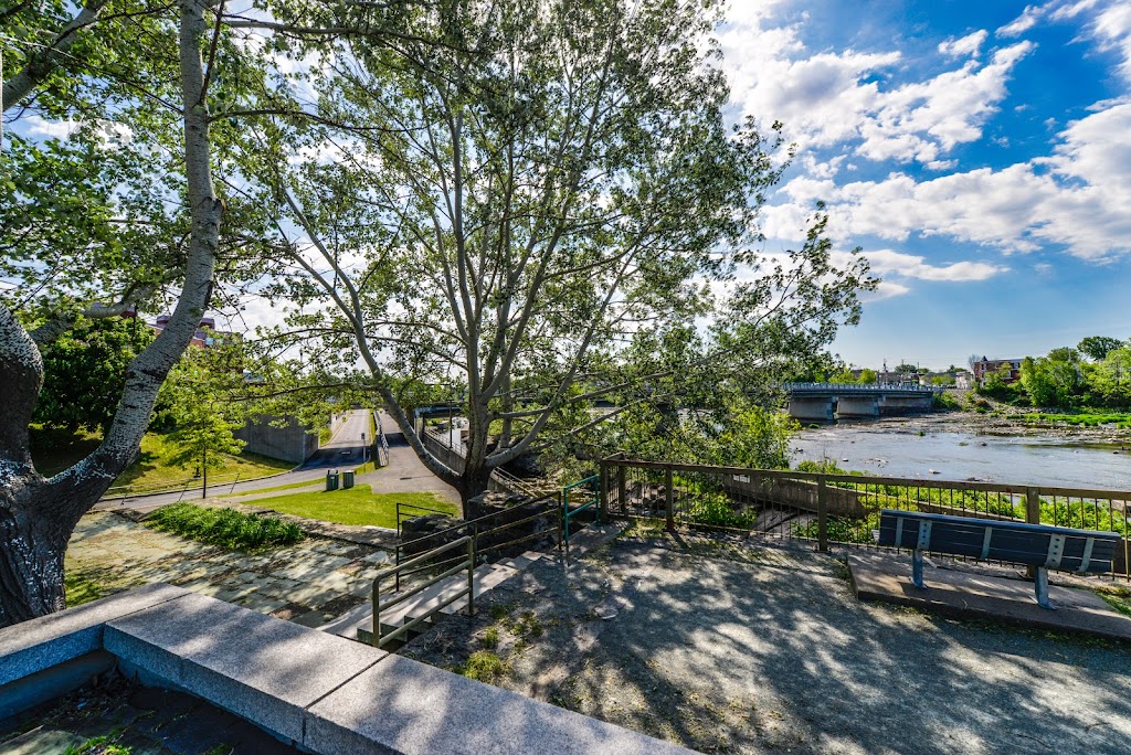 La Maison dÉlisabeth | 805 Av. Raymond, Saint-Hyacinthe, QC J2S 0K7, Canada | Phone: (450) 250-7777