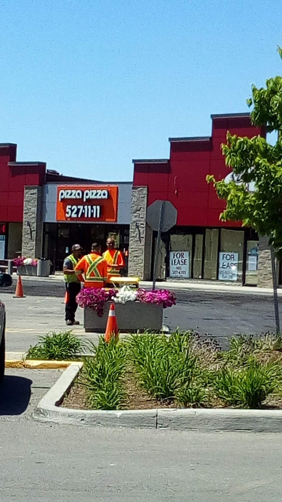 Waterdown Shopping Centre | 255 Dundas St E, Waterdown, ON L0R 2H6, Canada