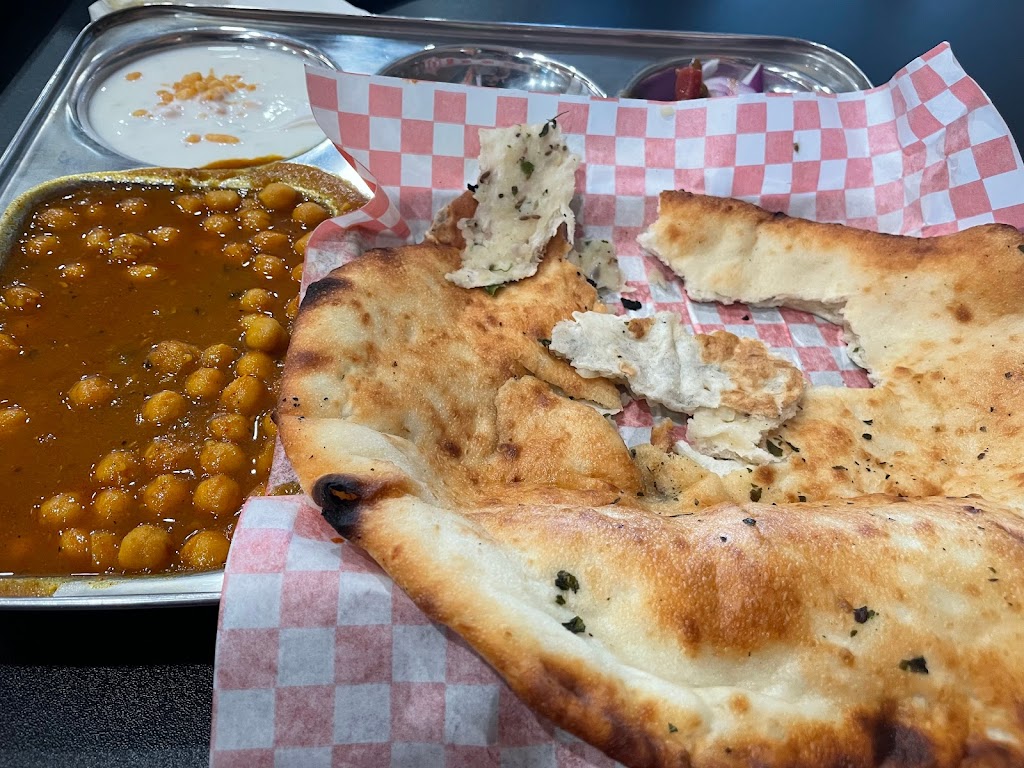 Apna Spicy Hut | 1784 Logan Ave, Winnipeg, MB R3E 1S6, Canada | Phone: (204) 694-1113