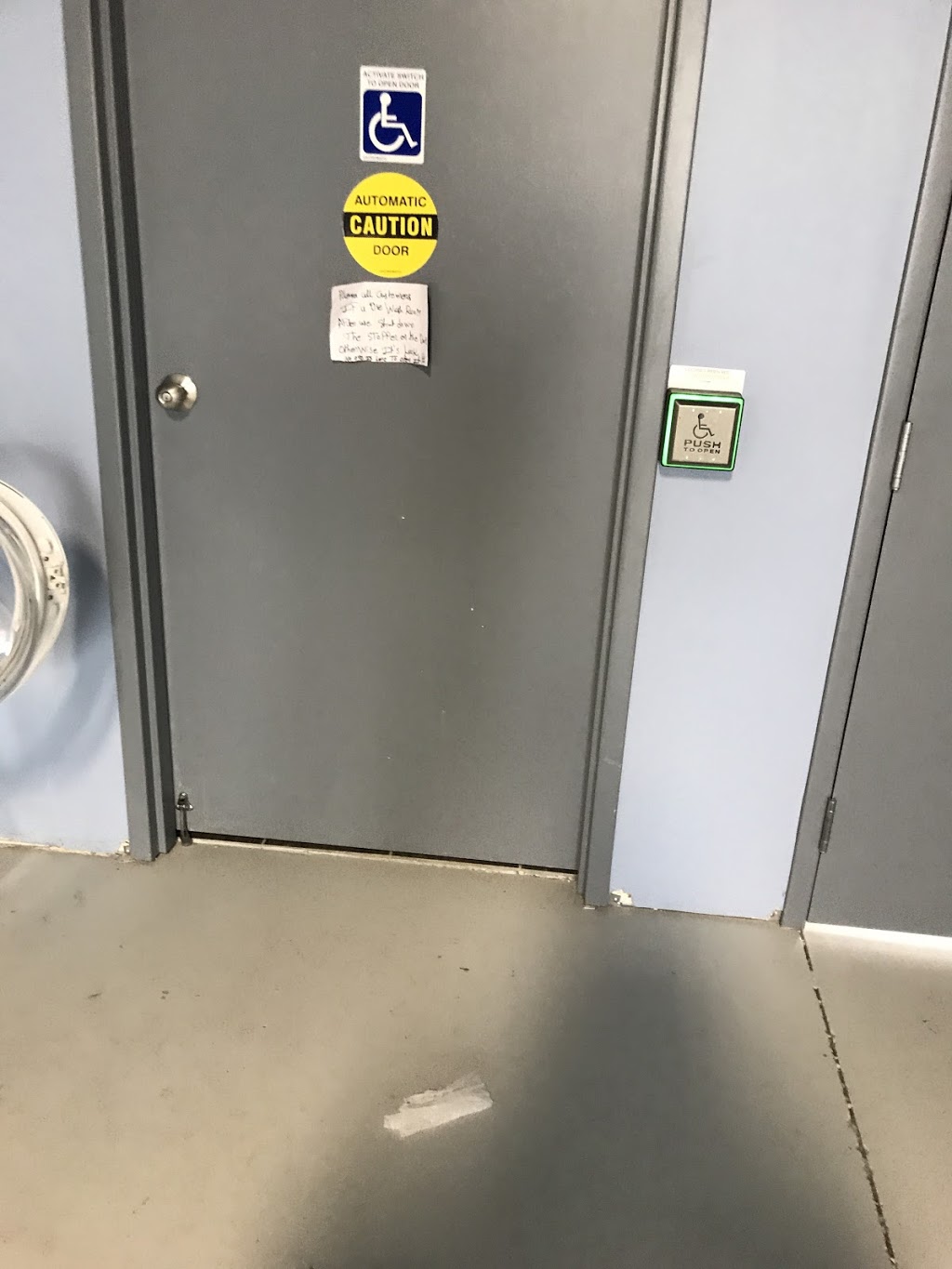 COIN LAUNDRY AND DRY CLEANERS | 20 Dewside Dr #4, Brampton, ON L6R 3C2, Canada | Phone: (647) 391-4032