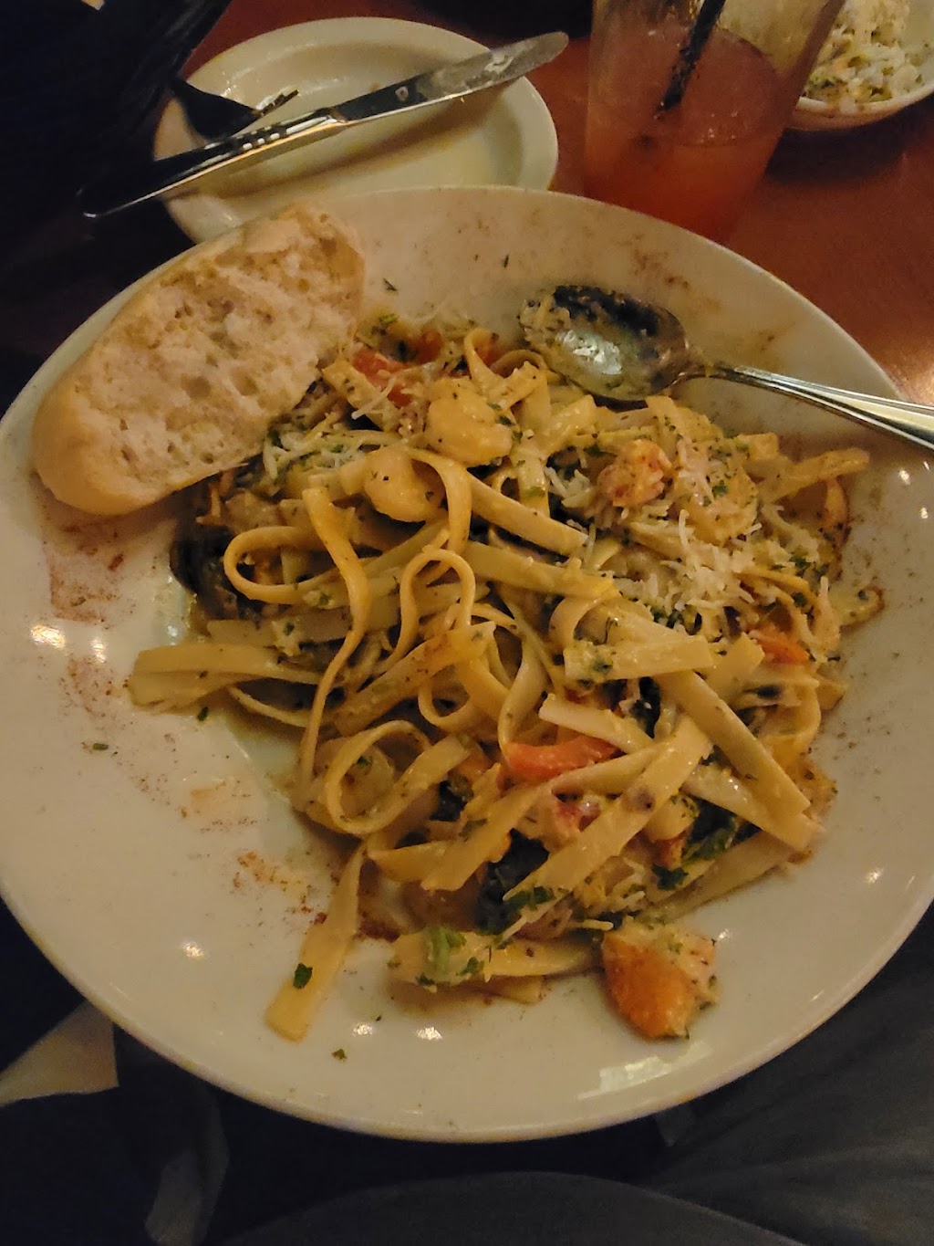 Tony Romas | 1500 Pembina Hwy, Winnipeg, MB R3T 2E3, Canada | Phone: (204) 477-5195