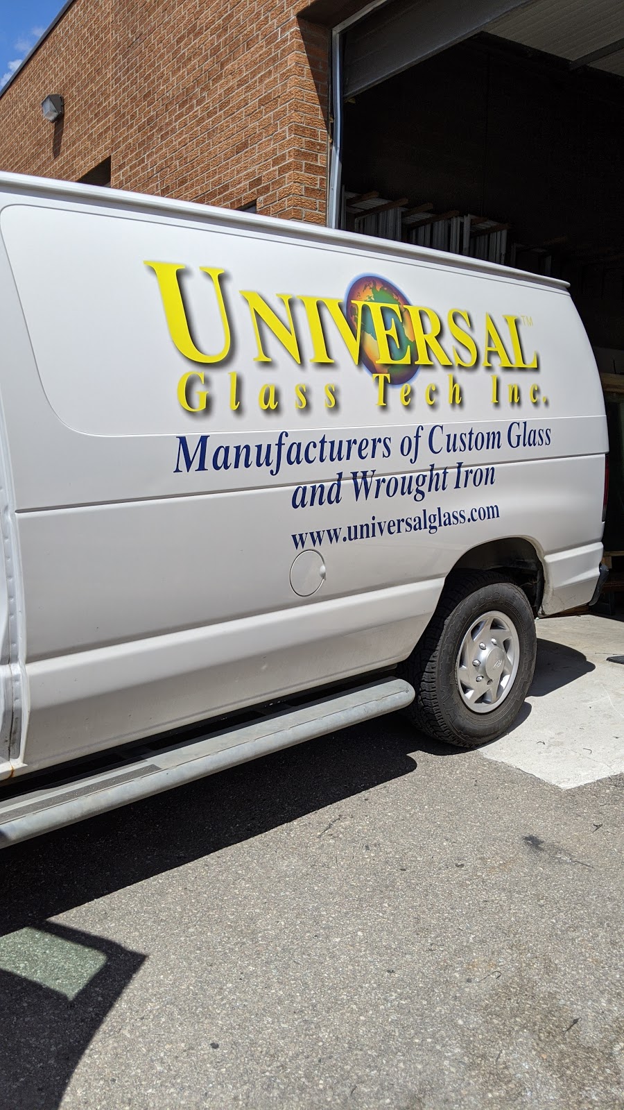 Universal Glass Tech Inc | 133 Applewood Crescent, Concord, ON L4K 4E4, Canada | Phone: (905) 738-8466