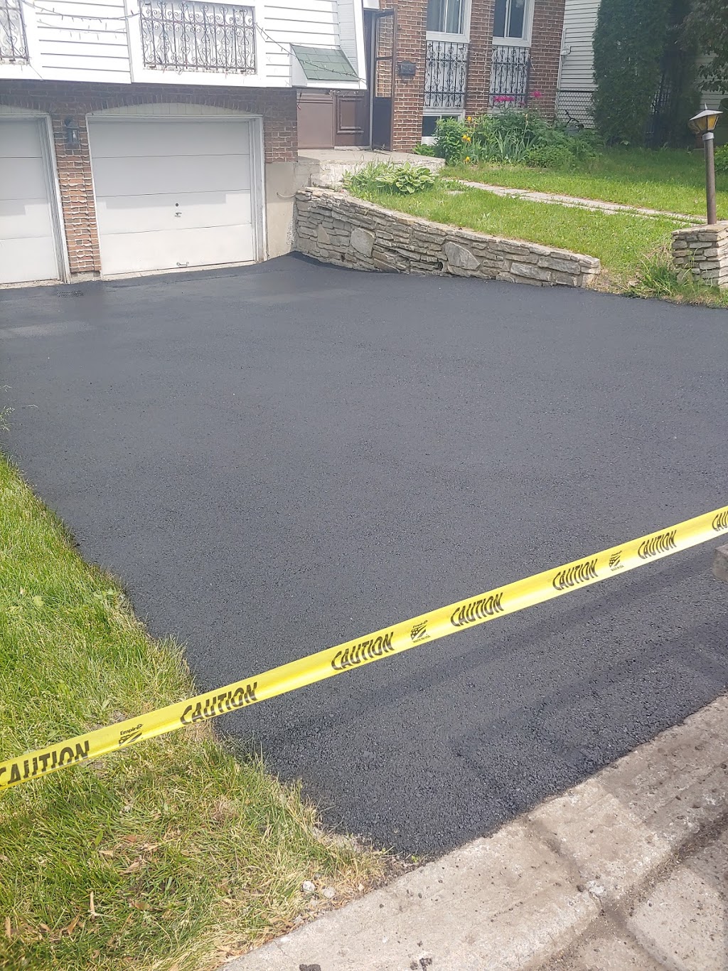 FG Asphalte | 221 QC-112, Saint-Césaire, QC J0L 1T0, Canada | Phone: (514) 550-0415