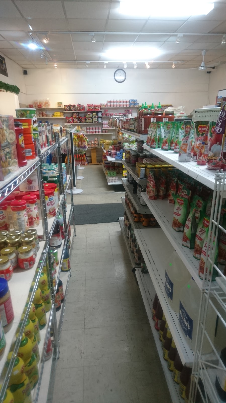 J&B Filipino/Asian Store & Filipino restaurant & Takeout | 5645 Ferry St, Niagara Falls, ON L2G 1S5, Canada | Phone: (289) 296-1114
