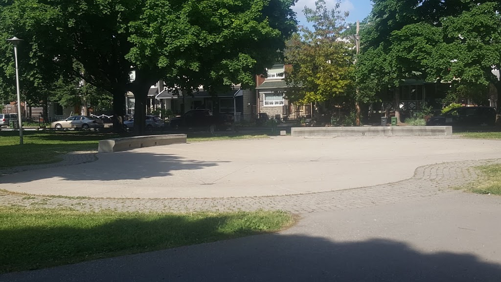 Carlton Park | 20 Edith Ave, Toronto, ON M6P 3T5, Canada | Phone: (416) 338-4386