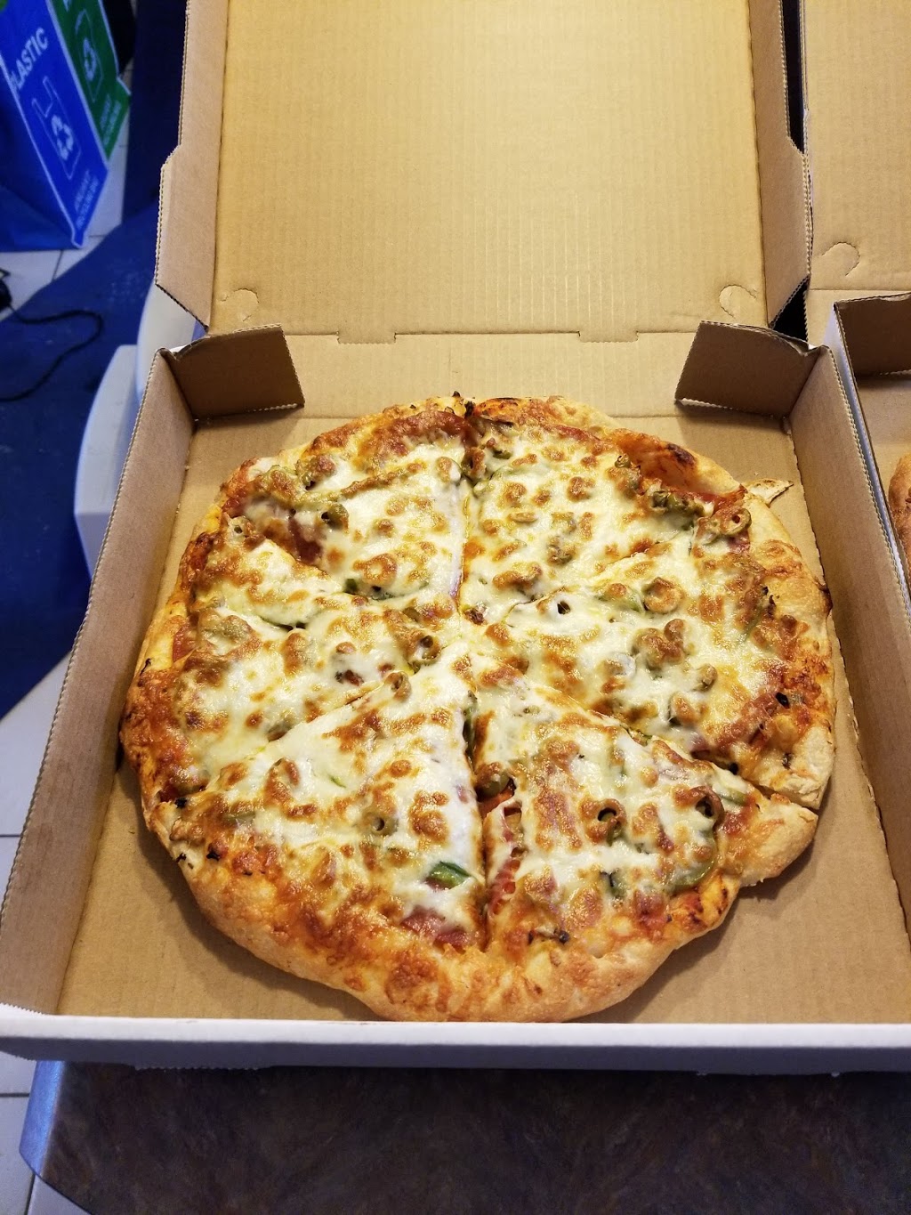 Friendly Restaurant & Pizzeria | 1756 Laurier St, Rockland, ON K4K 1L5, Canada | Phone: (613) 446-2867