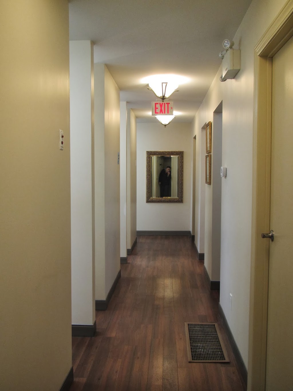 Eringate Dental Clinic | 450 Rathburn Rd, Etobicoke, ON M9C 3S6, Canada | Phone: (416) 695-9372