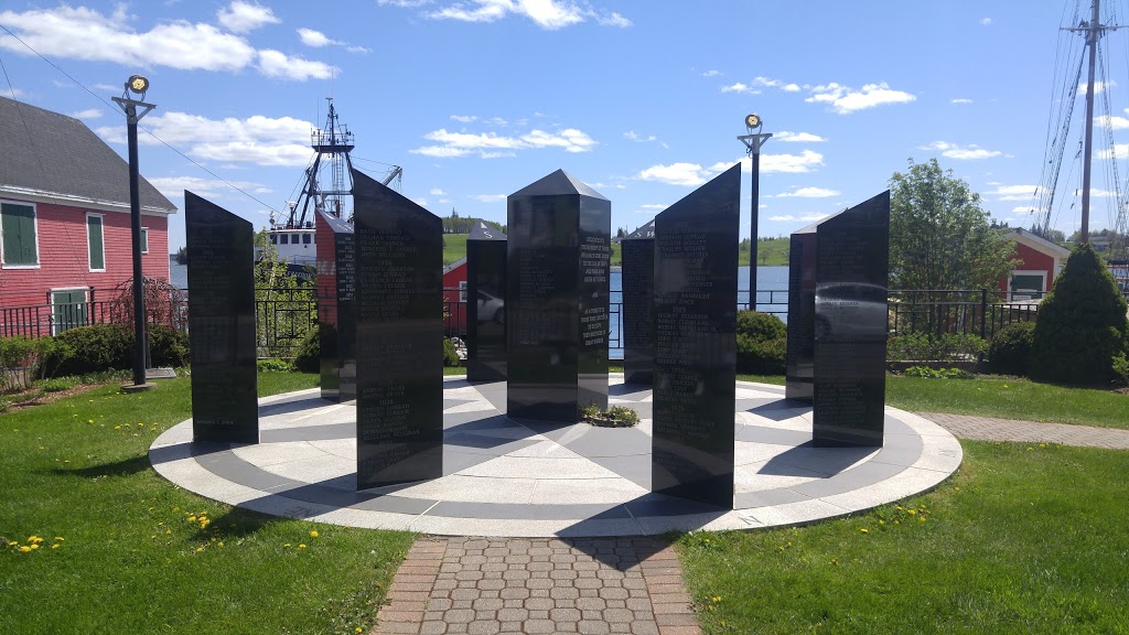 Fishermens Memorial | 124 Bluenose Dr, Lunenburg, NS B0J 2C0, Canada | Phone: (902) 634-3170