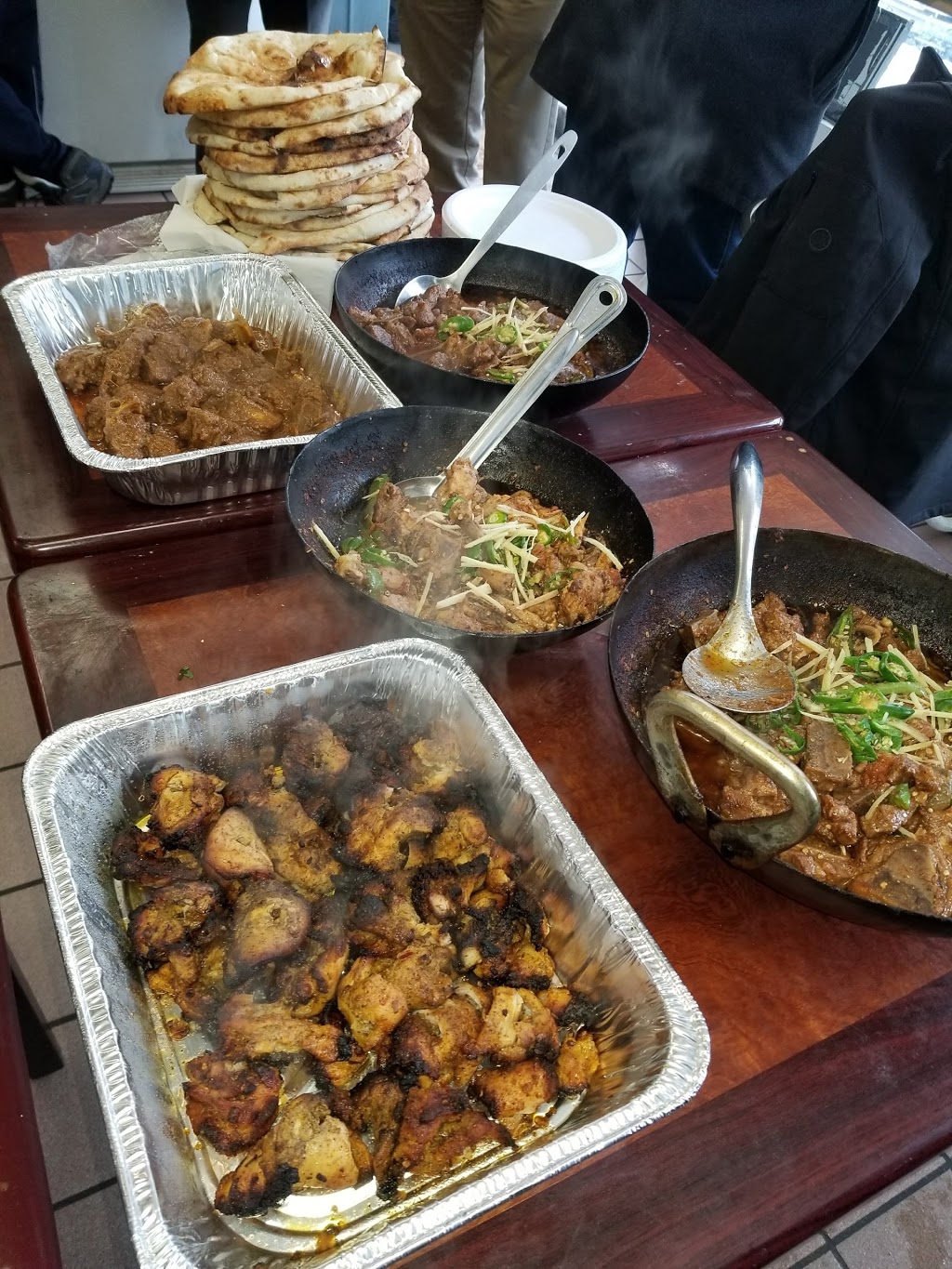 The Lunch Box | 562 Lakeshore Rd E, Mississauga, ON L5G 1J3, Canada | Phone: (905) 990-2780