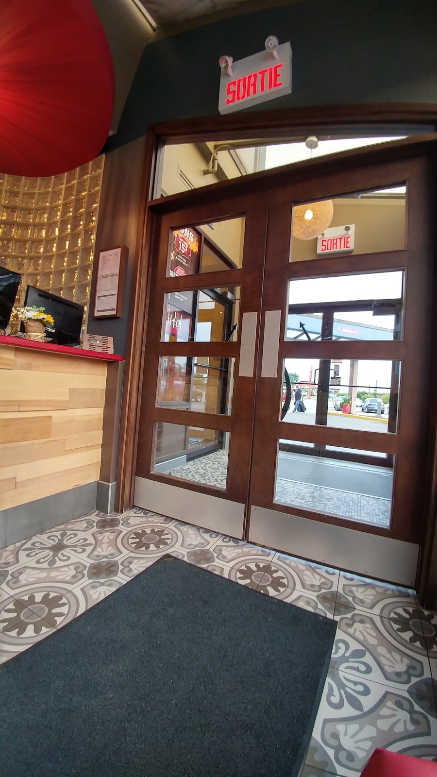 Batifol Bar & Grill | 3401 Boulevard Sainte-Anne, Québec, QC G1E 3L4, Canada | Phone: (418) 666-5141
