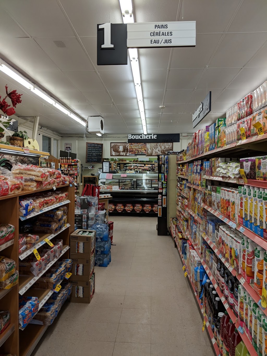 Alimentation Blackburn Marche | 54 Rue Saint-Pierre, La Baie, QC G1B 5Y7, Canada | Phone: (418) 544-2747
