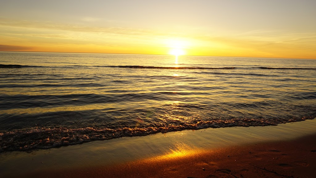 Brums place Cottage Rental | 10 6th Ave S, Sauble Beach, ON N0H 2G0, Canada | Phone: (647) 342-4322