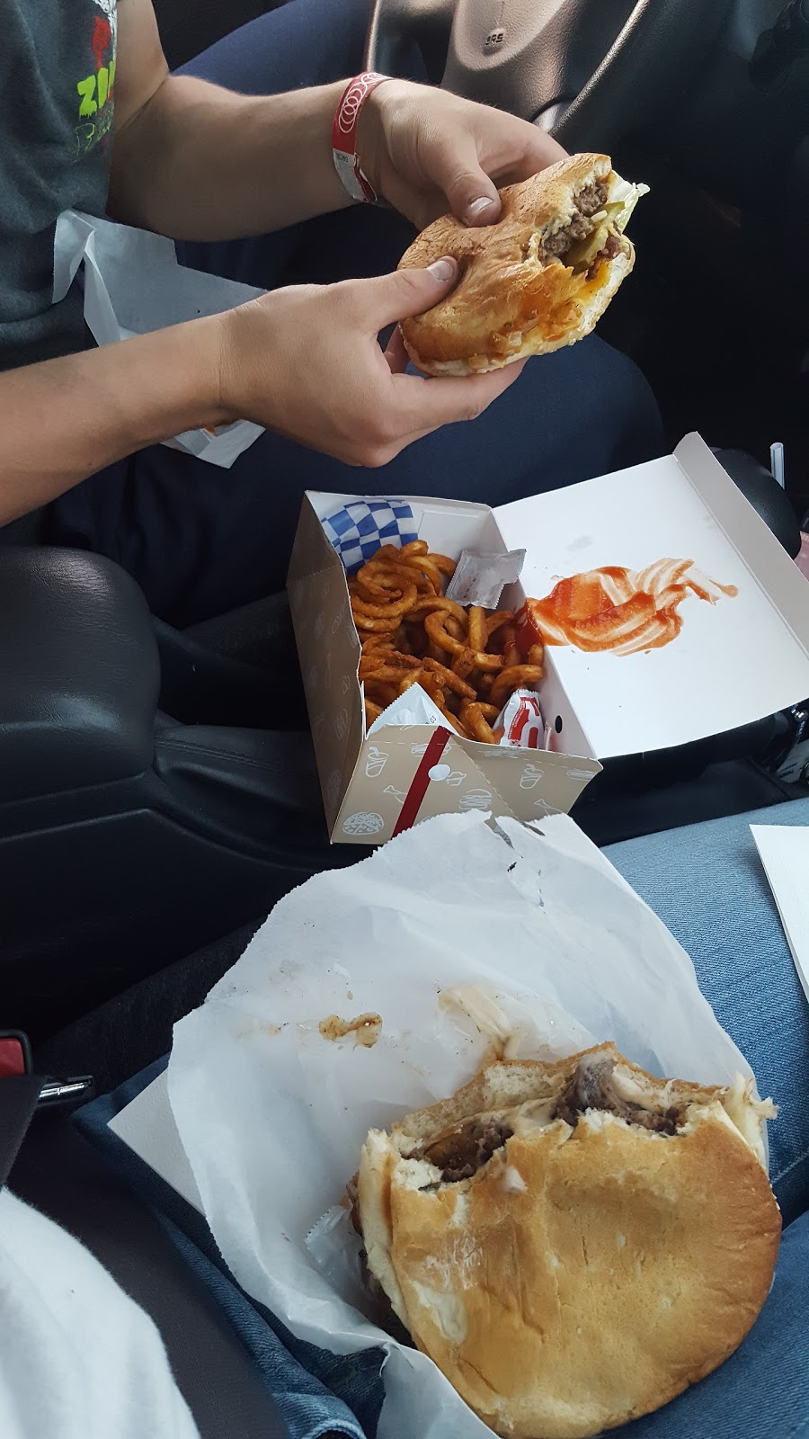 Burger Barn | 5003 47 Ave, Millet, AB T0C 1Z0, Canada | Phone: (780) 387-4776