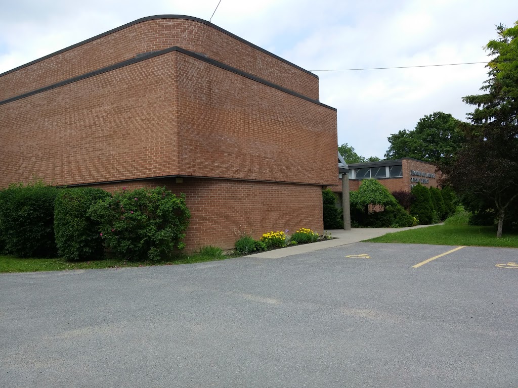 Algonquin & Lakeshore Catholic District School Board | 151 Dairy Ave, Napanee, ON K7R 4B2, Canada | Phone: (800) 581-1116