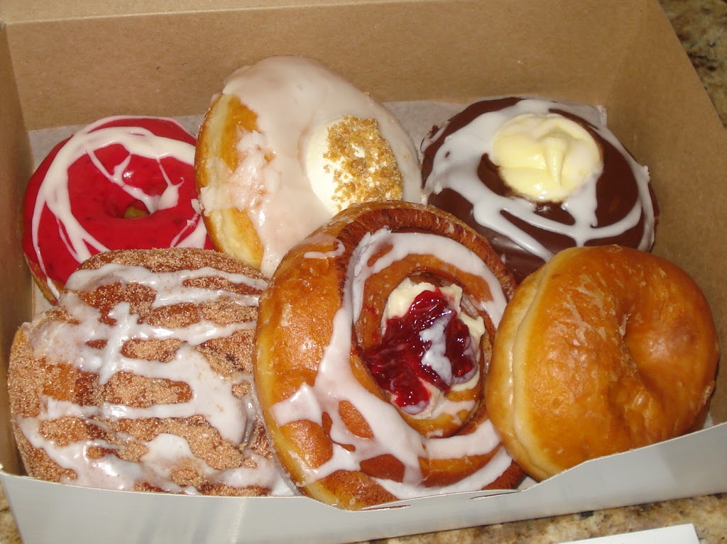 Debrodniks Donuts | 700 Strasburg Rd S20, Kitchener, ON N2E 2M2, Canada