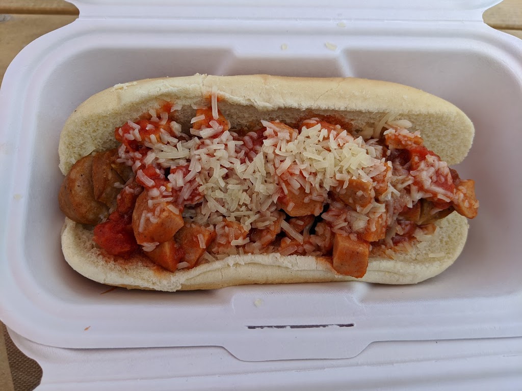 Big Ds Dog House and Poutine | Hazeldean Rd &, Sweetnam Dr, Ottawa, ON K2S 1B9, Canada | Phone: (613) 295-2125