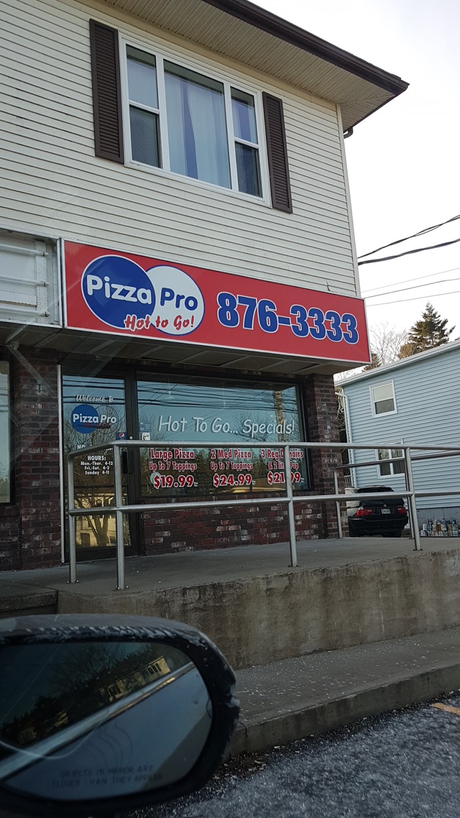 Pizza Pro Hot To Go | 1928 St Margarets Bay Rd, Timberlea, NS B3T 1L5, Canada | Phone: (902) 876-3333