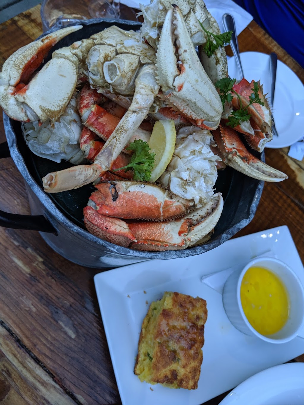 Smittys Oyster House | 643 School Rd, Gibsons, BC V0N 1V0, Canada | Phone: (604) 886-4665