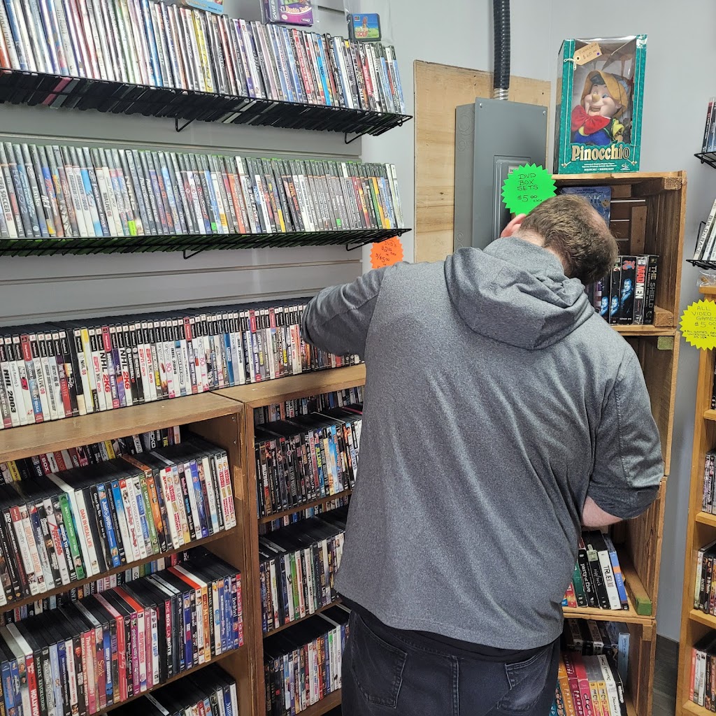 Pickin’ Through The Past | 4008 Dundas St, London, ON N5V 5C6, Canada | Phone: (226) 927-3878