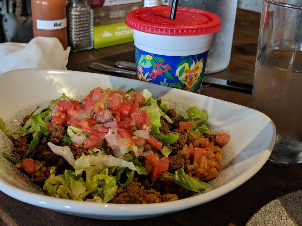 El Guaco | 13039 Tecumseh Rd E, Windsor, ON N8N 3T4, Canada | Phone: (519) 739-6189