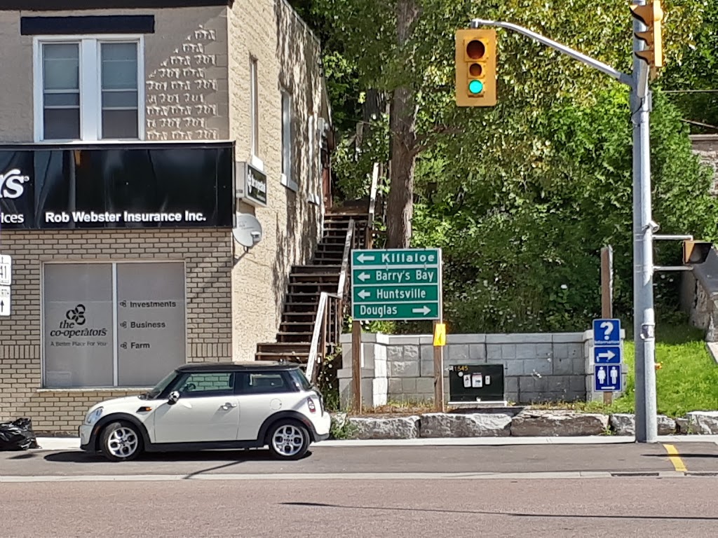 Eganville Freshmart | 299 Bridge St, Eganville, ON K0J 1T0, Canada | Phone: (613) 628-2616