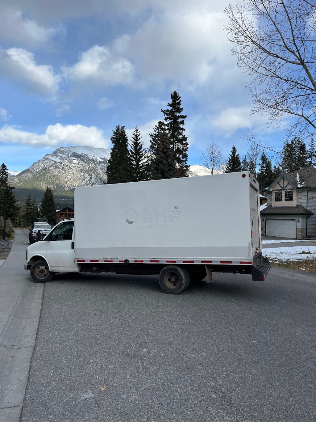 2 Dudes And A Truck | 60 Rockywood Park NW, Calgary, AB T3G 5S2, Canada | Phone: (519) 466-9114