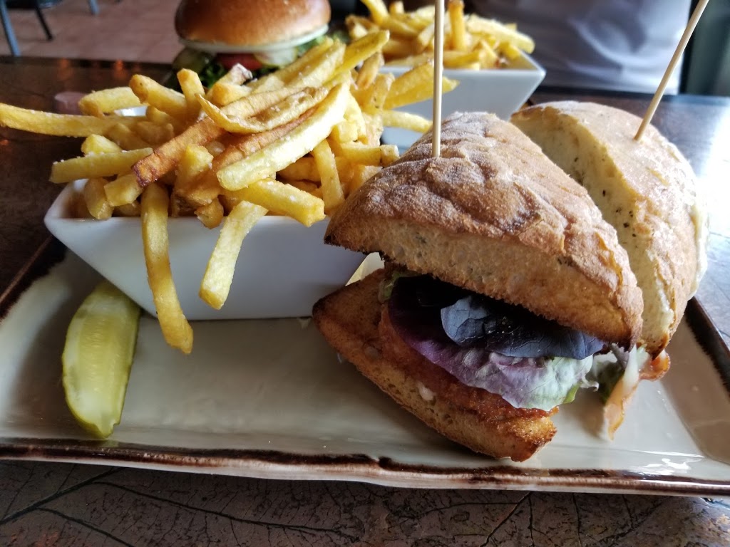Hot Rocks Creative Diner | 728 Anderson St, Whitby, ON L1N 3V6, Canada | Phone: (905) 668-8600