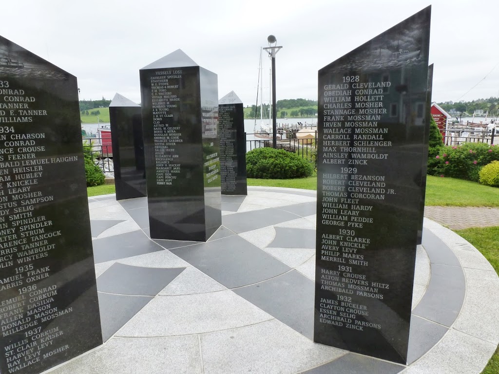 Fishermens Memorial | 124 Bluenose Dr, Lunenburg, NS B0J 2C0, Canada | Phone: (902) 634-3170