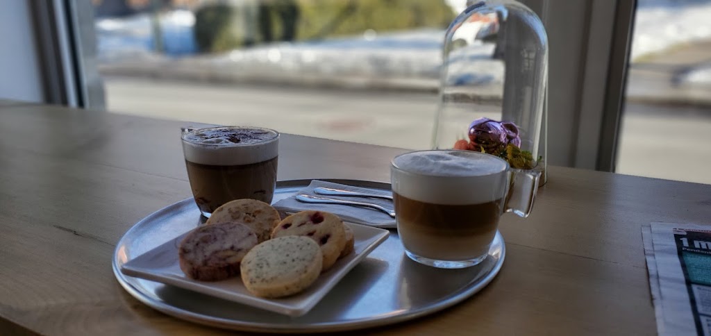 La Boîte à Biscuits | 241 Bd Sainte-Rose, Laval, QC H7L 1L8, Canada | Phone: (438) 520-4535