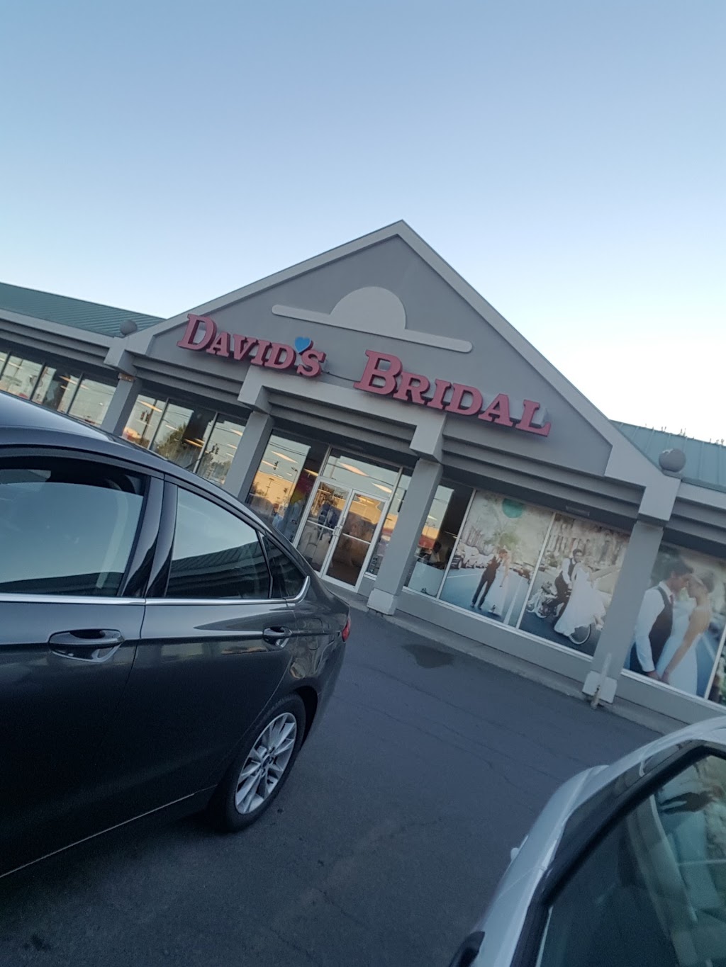Davids Bridal | 1204 Niagara Falls Blvd, Tonawanda, NY 14150, USA | Phone: (716) 834-6100