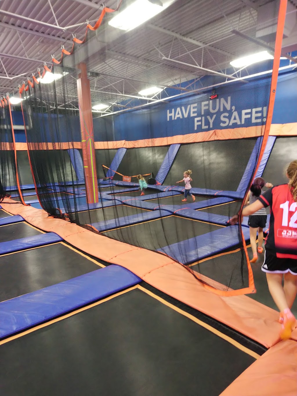 Sky Zone Trampoline Park 333 Ontario St St Catharines On L2r 5l3 Canada