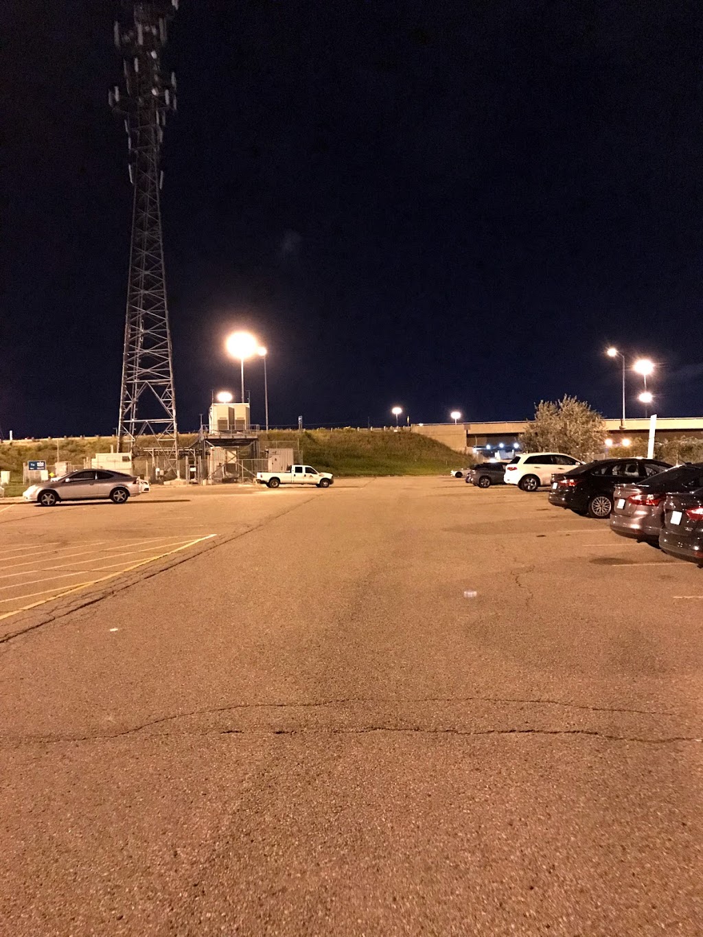 Colossus Drive Carpool Lot | Colossus Drive, Woodbridge, ON L4L 0B7, Canada | Phone: (416) 235-4686