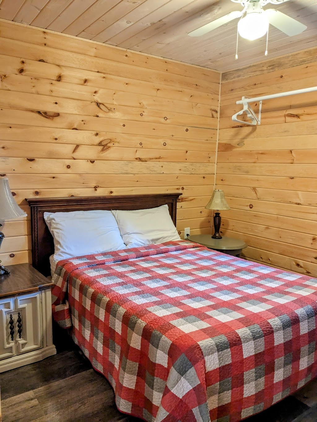 Almaguin Vacation | #74, Emsdale, ON P0A 1J0, Canada | Phone: (416) 419-3415