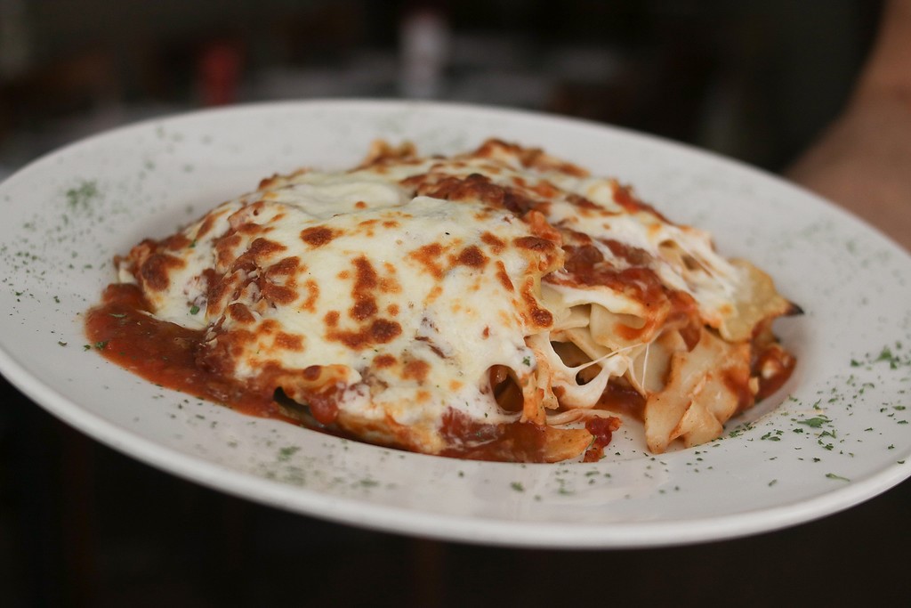 Diane Deli & Grill Restaurant | 10941 Rue Notre-Dame Est, Montréal-Est, QC H1B 2V1, Canada | Phone: (514) 645-5555