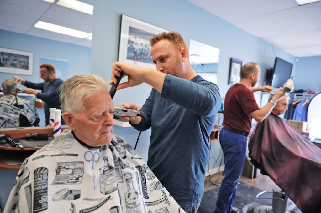Sam & Joes Barber Shop | 1203 16 St SE, High River, AB T1V 2B1, Canada | Phone: (403) 652-7458