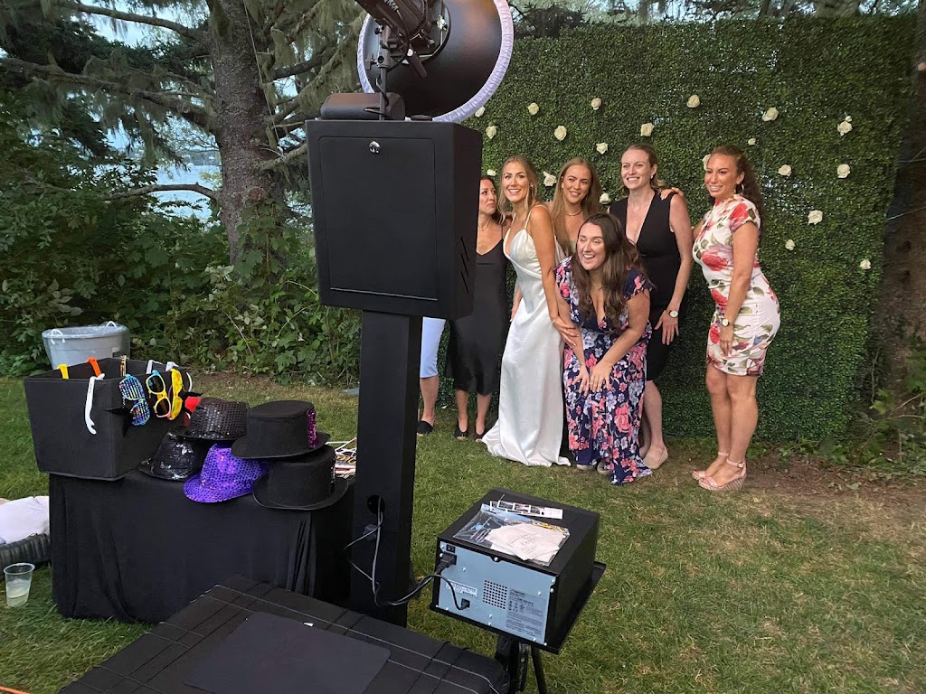 Booth Almighty - Party and Events Photo Booth Halifax | 42 Peter Buckley Dr, Lower Sackville, NS B4E 1X7, Canada | Phone: (902) 495-8300