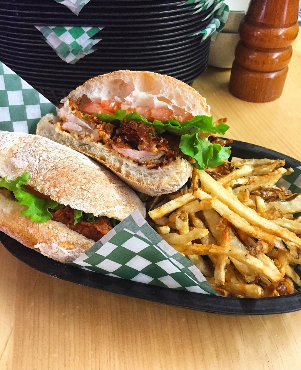 Green Canoe | 900 Millwood Rd, East York, ON M4G 1X1, Canada | Phone: (416) 421-5005