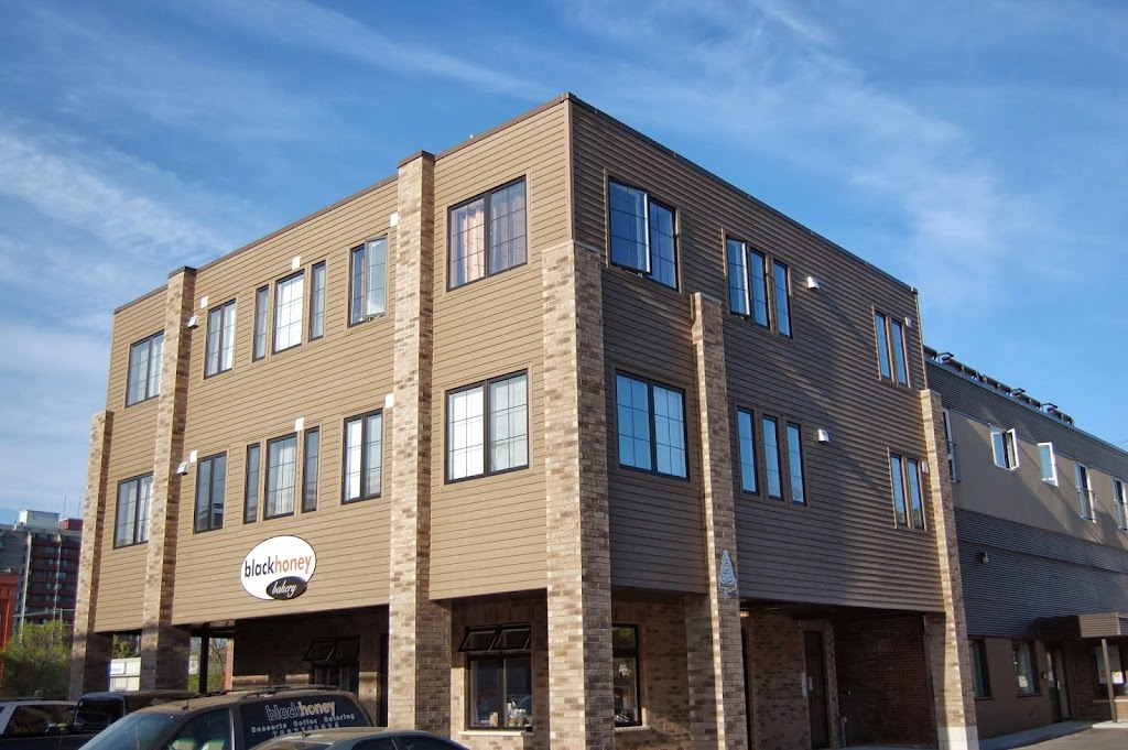 Ashburnham Realty | 116 Hunter St W, Peterborough, ON K9H 2K6, Canada | Phone: (705) 743-1168