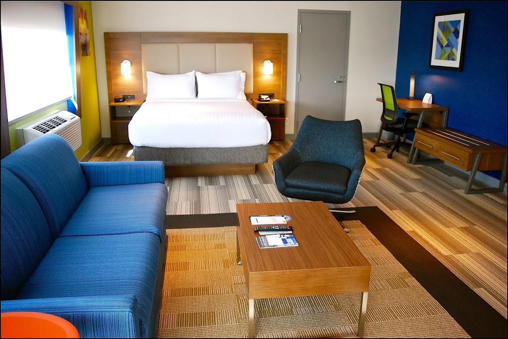Holiday Inn Express Vancouver Airport - Richmond | 9351 Bridgeport Rd, Richmond, BC V6X 1S3, Canada | Phone: (604) 273-8080