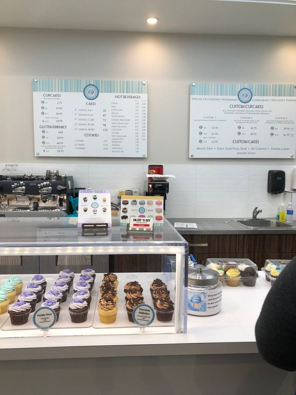 Fuss Cupcakes | 2339 Rabbit Hill Rd NW, Edmonton, AB T6R 3L6, Canada | Phone: (780) 435-5333