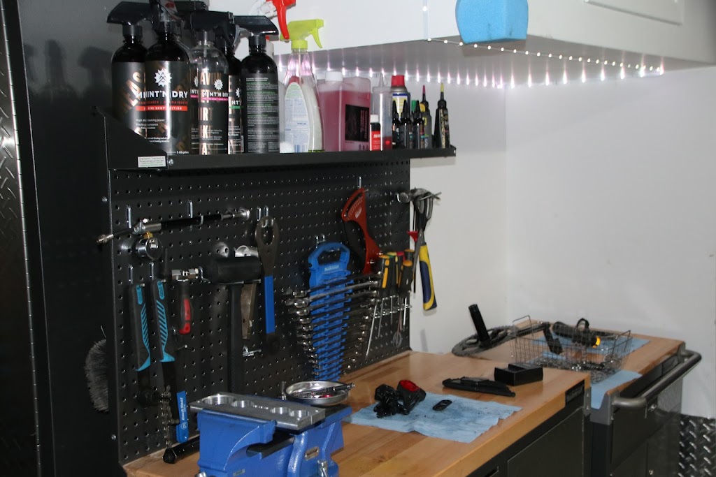 Hugo Velo | 22 Cr des Primevères, Verdun, QC H3E 1W9, Canada | Phone: (514) 434-7794
