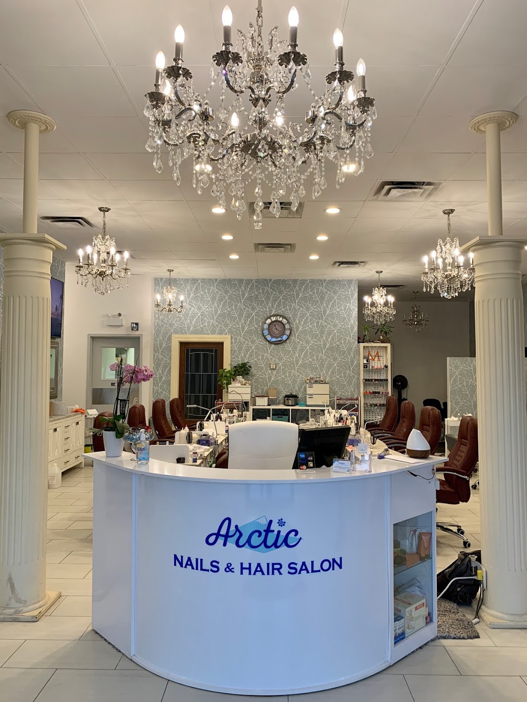 Arctic Nails and Hair Salon | 5846 Drummond Rd #3, Niagara Falls, ON L2G 4L5, Canada | Phone: (905) 357-9339