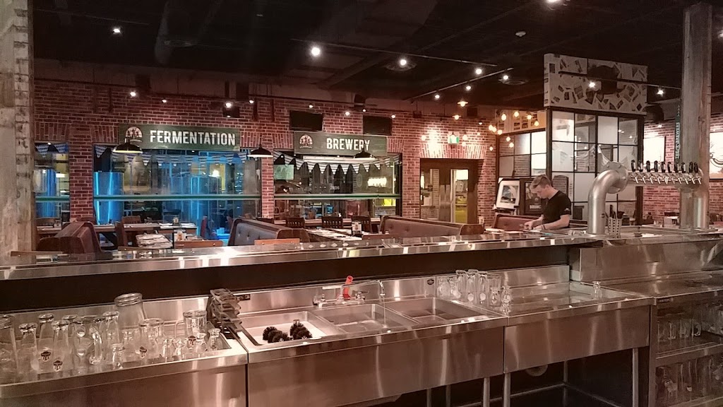 3 Brewers Richmond Hill | 125 York Blvd #135, Richmond Hill, ON L4B 3J6, Canada | Phone: (289) 637-2637