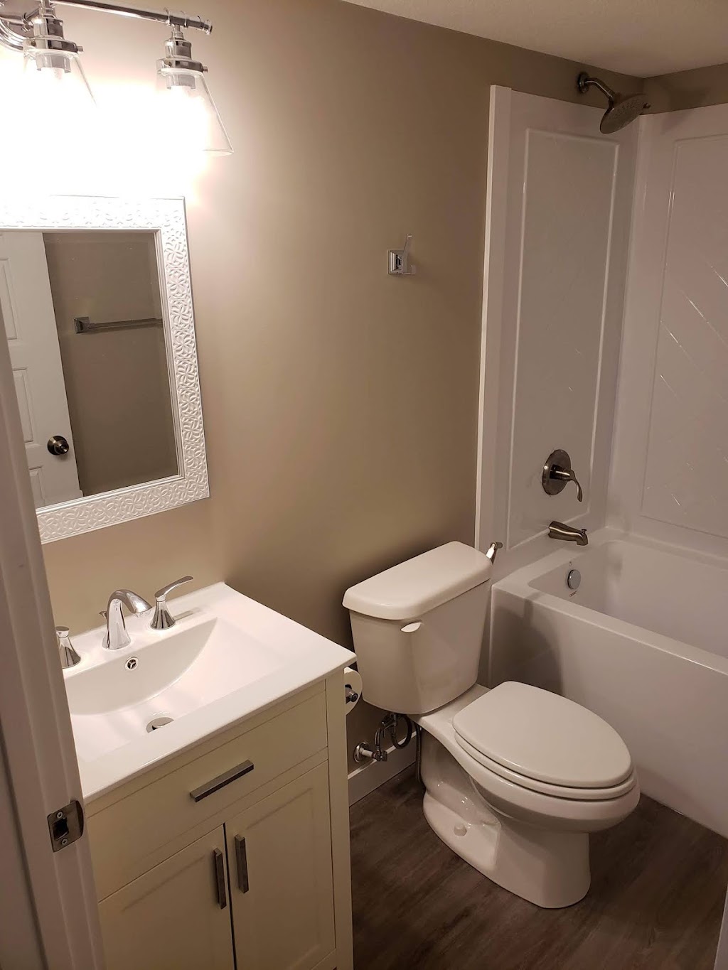 Square Win Basements | 122 Springwood Way, Spruce Grove, AB T7X 0S7, Canada | Phone: (587) 988-8780