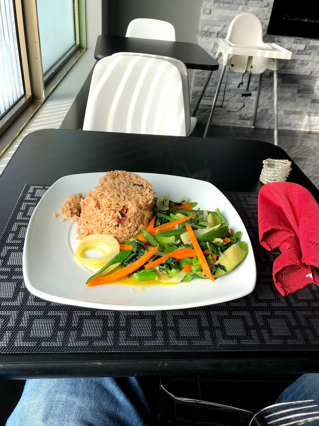 Juniors Jamaican Joint | 333 Fairhill Ave, Brampton, ON L7A 2H7, Canada | Phone: (905) 495-6617